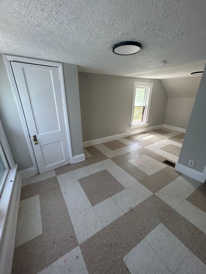 10410 Avon Ave - Photo 2 of 10