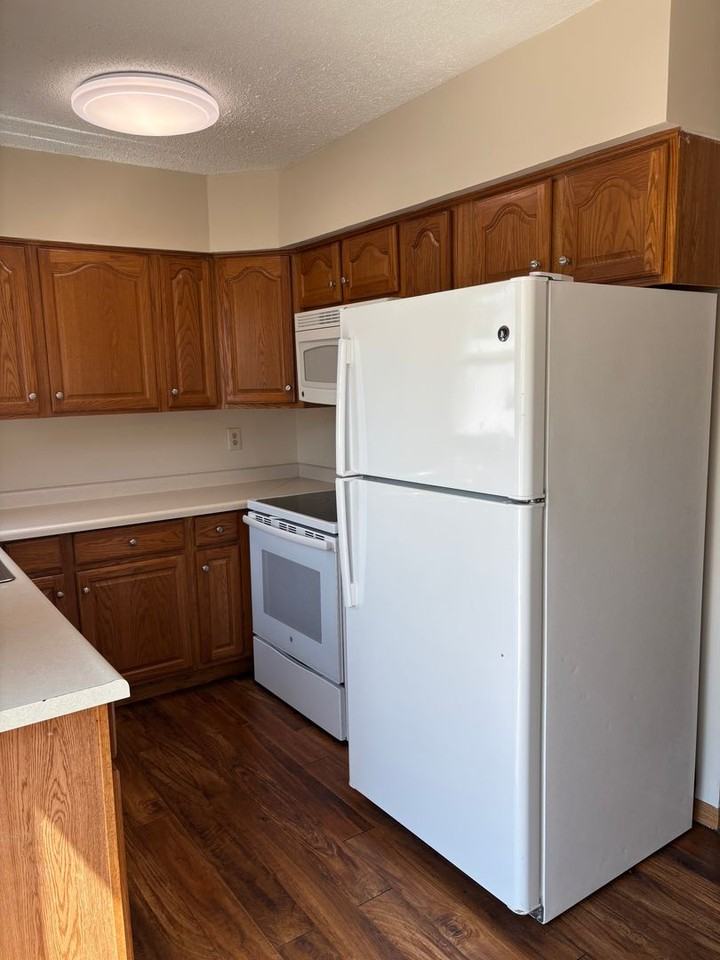 444 S 14th St #B - Photo 2 of 11