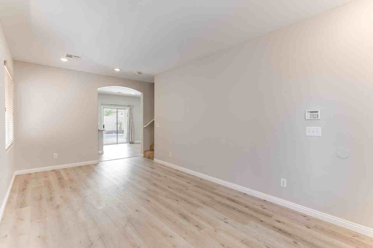 7981 Imperial Treasure St - Photo 7 of 29