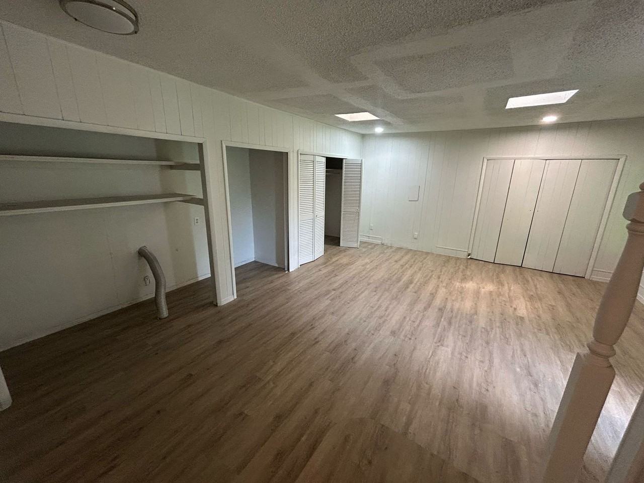 2129 E Illinois Ave - Photo 5 of 7