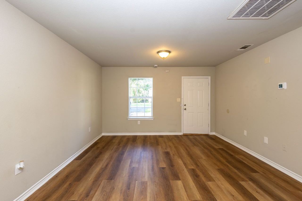 4120 Brandon St - Photo 2 of 13