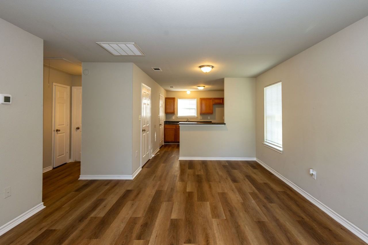4120 Brandon St - Photo 3 of 13