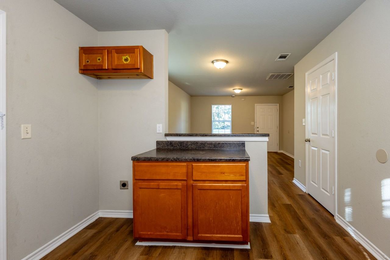 4120 Brandon St - Photo 4 of 13