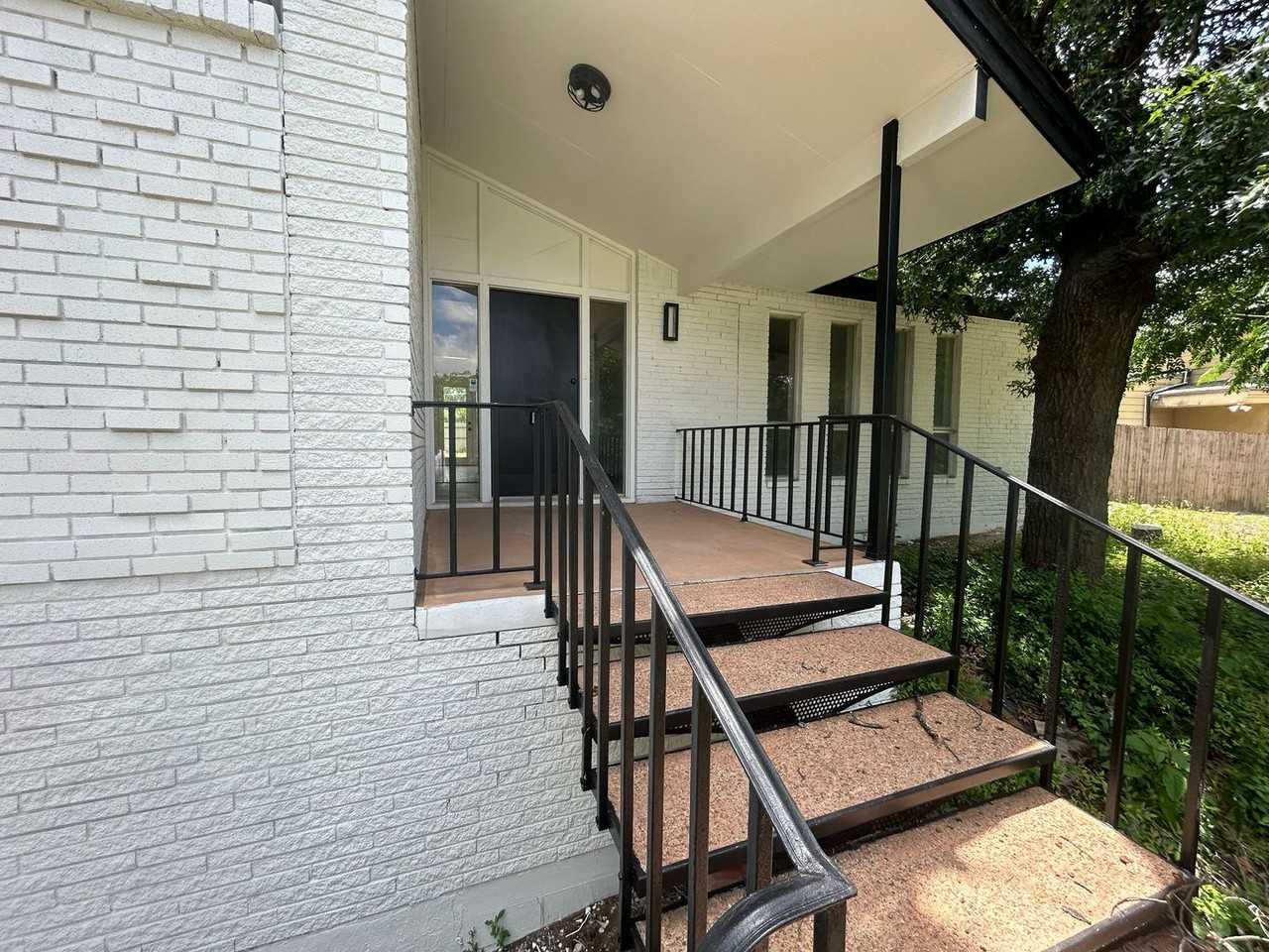 1022 Tarryall Dr - Photo 3 of 21