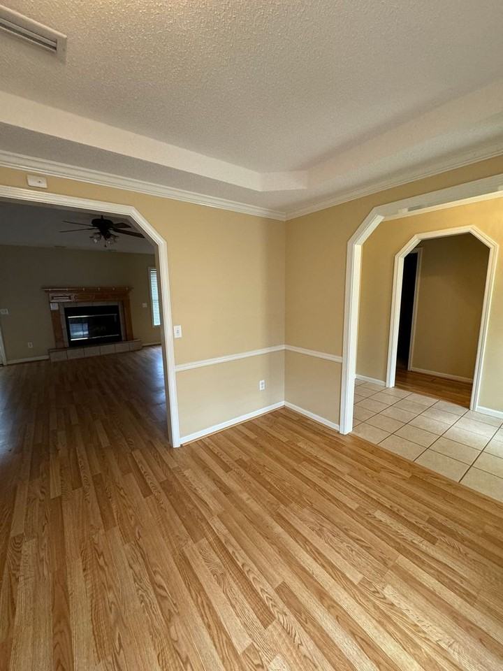 100 Britt Dr - Photo 3 of 13