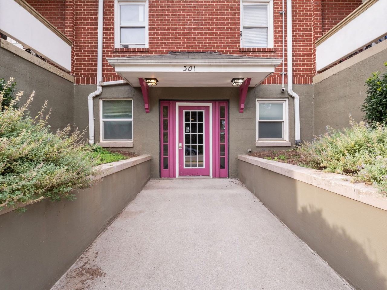 Gilmer Apartments - Photo 2 of 29