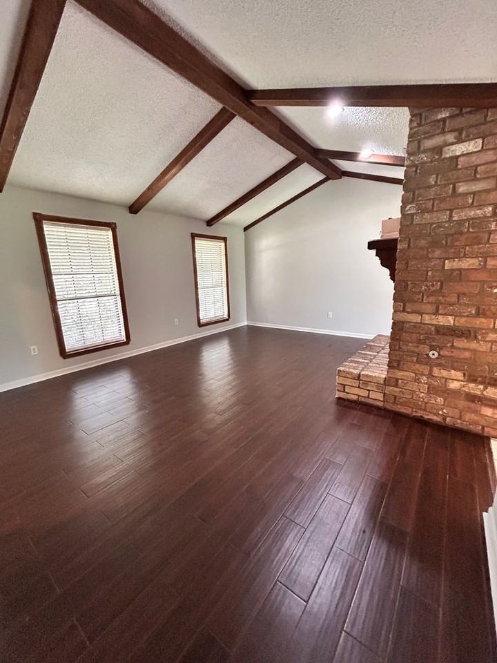 1138 Brookhollow Dr - Photo 6 of 23