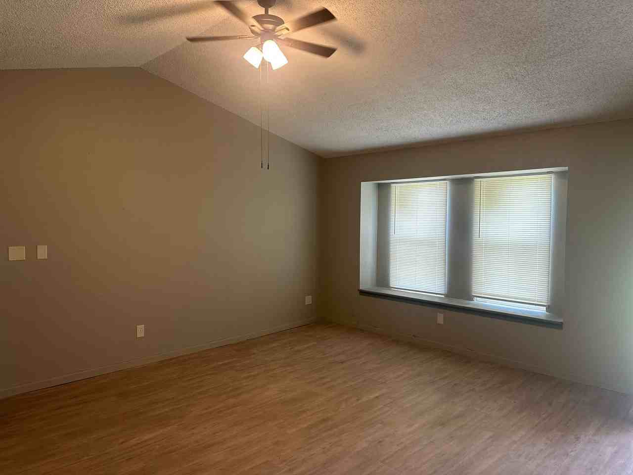 101 Seminole St - Photo 3 of 19