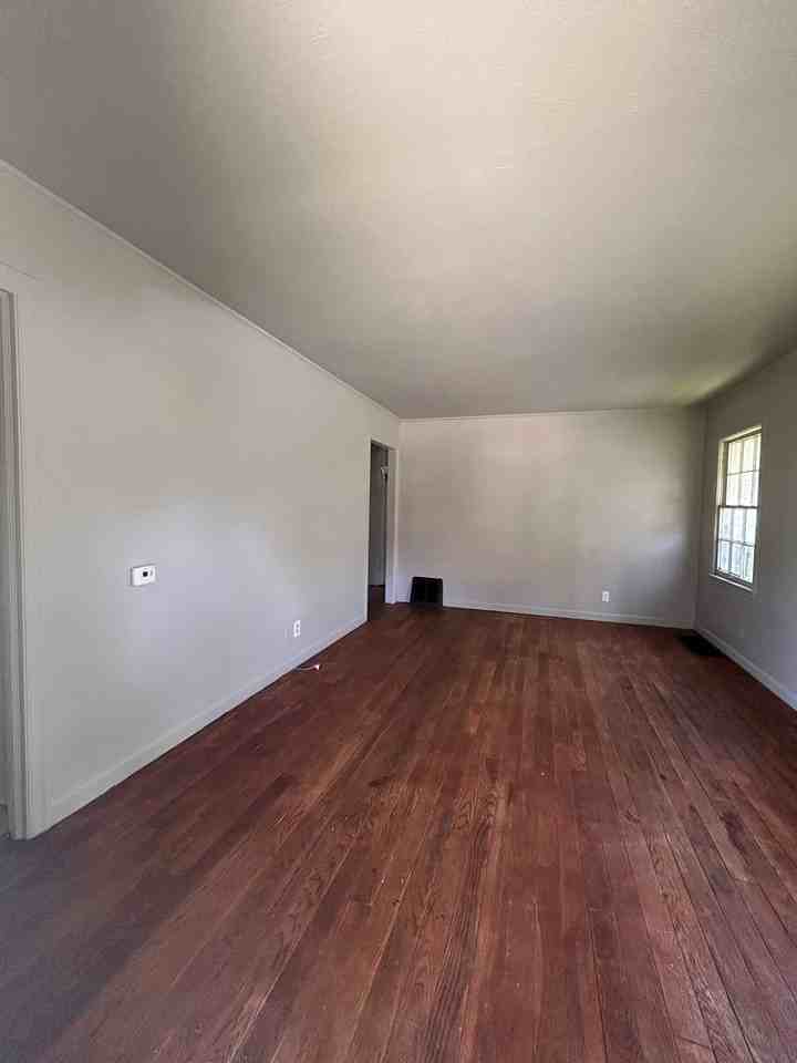 4223 Lillie St - Photo 2 of 6