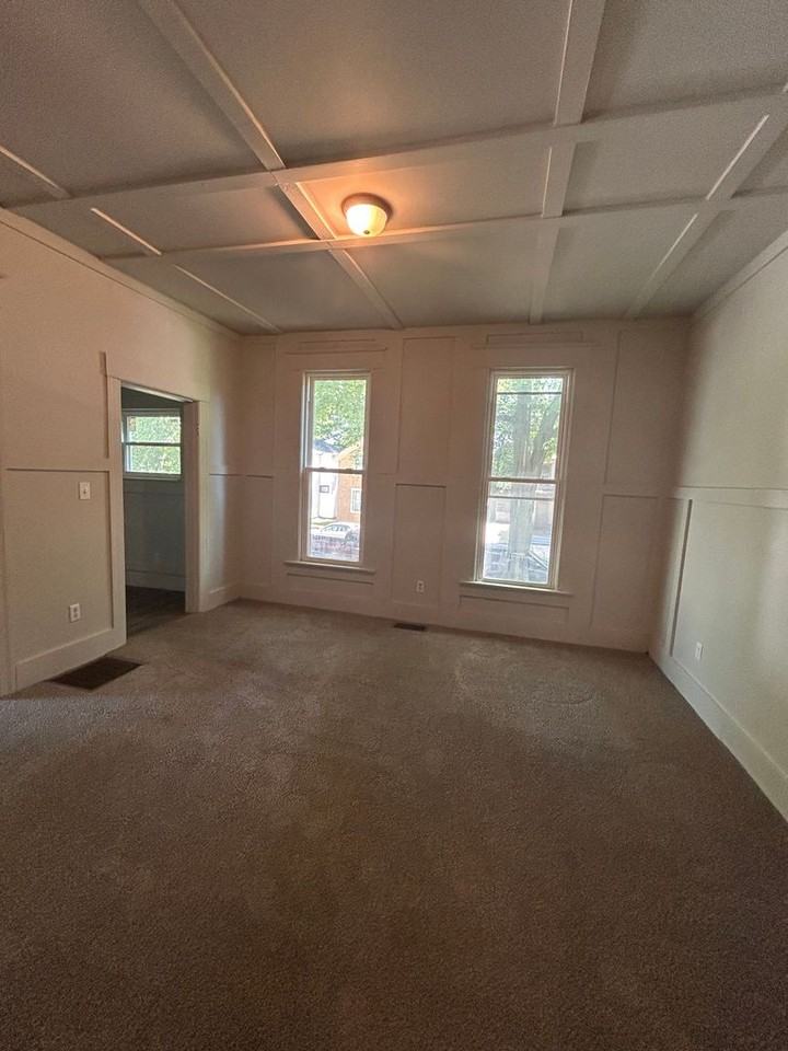 805 Belle Ave - Photo 2 of 7