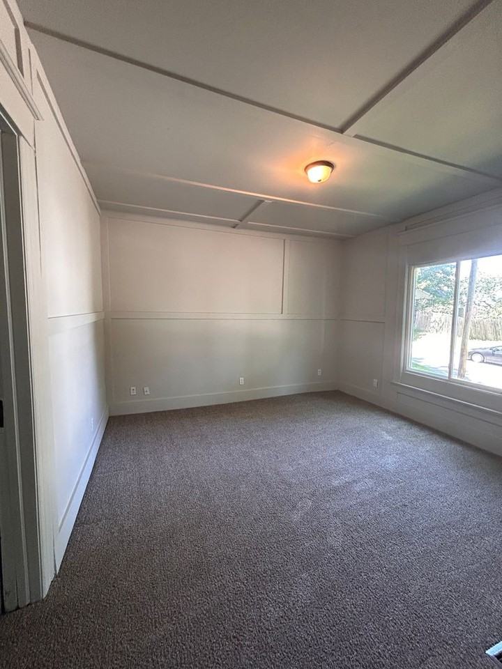 805 Belle Ave - Photo 3 of 7