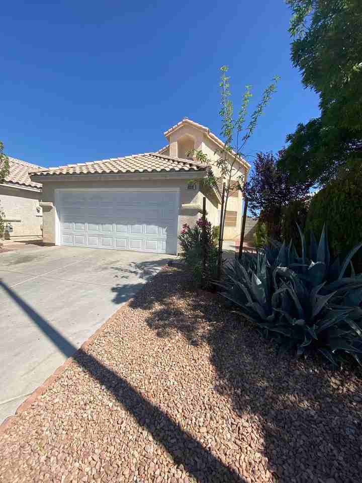 4028 Abrams Ave - Photo 2 of 37