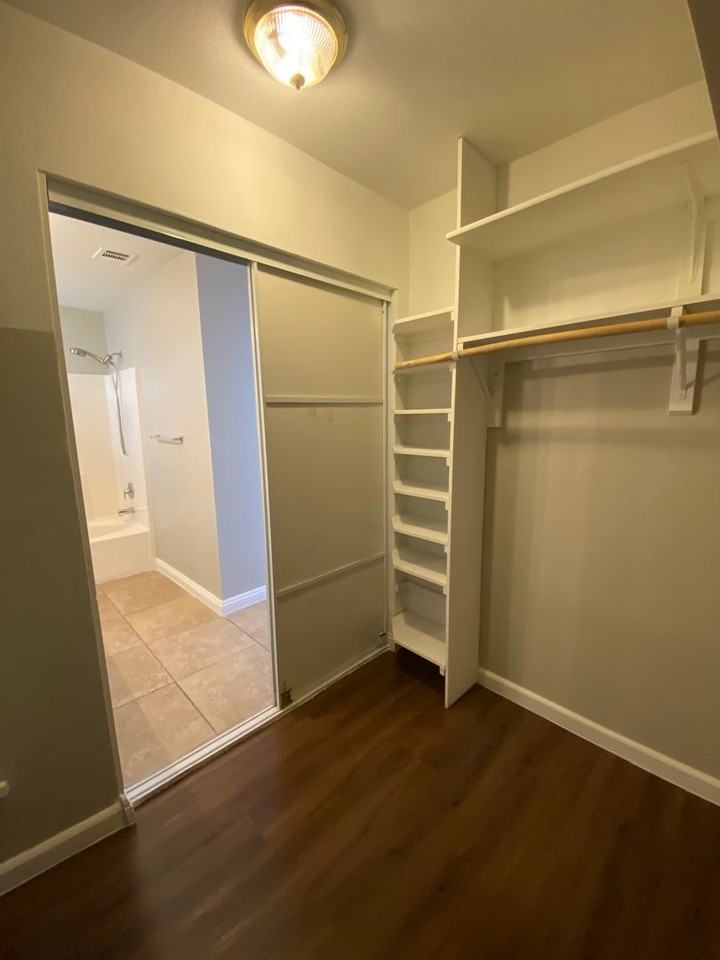 4028 Abrams Ave - Photo 7 of 37