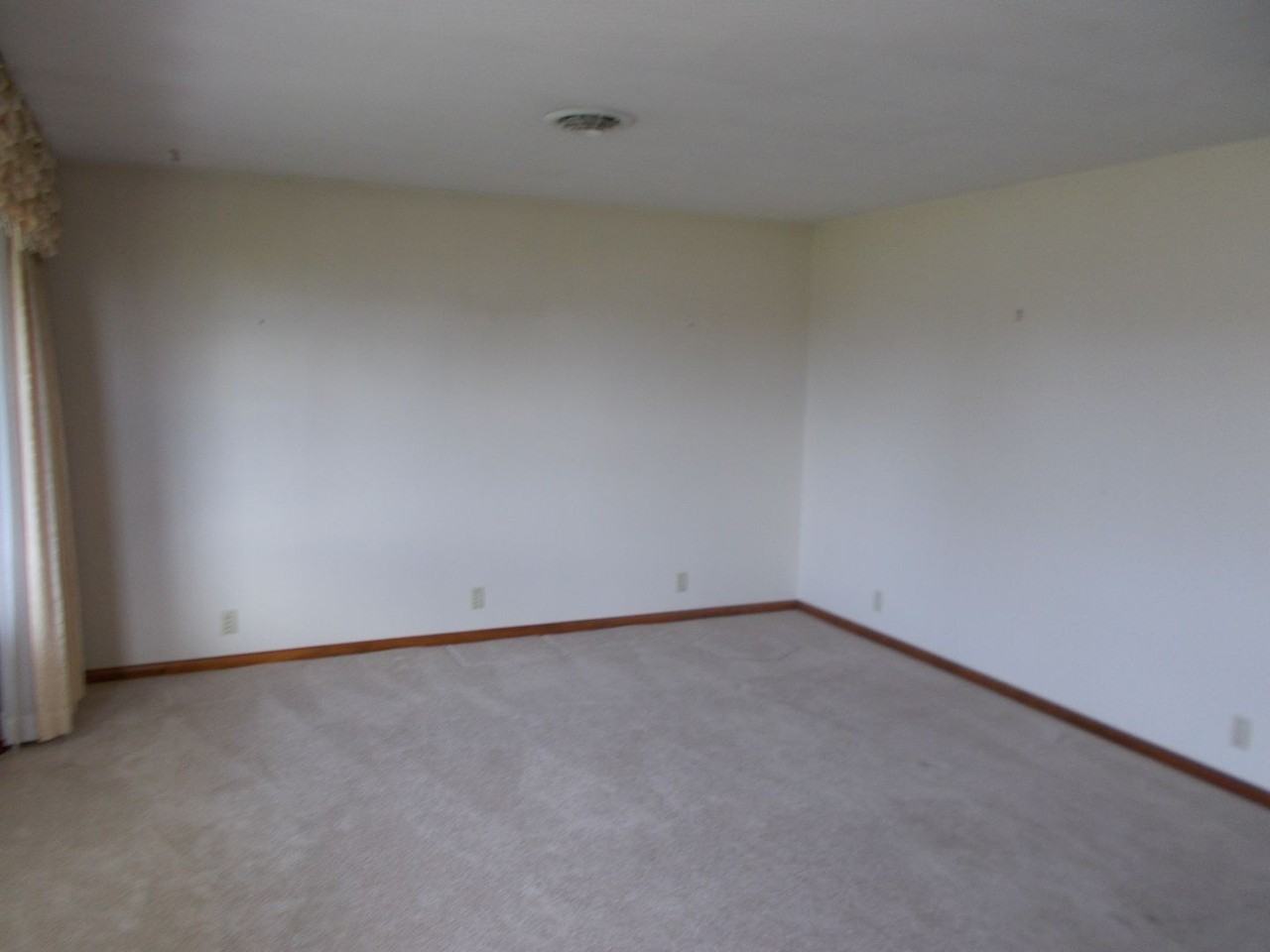 3589 Chester Blvd - Photo 2 of 21