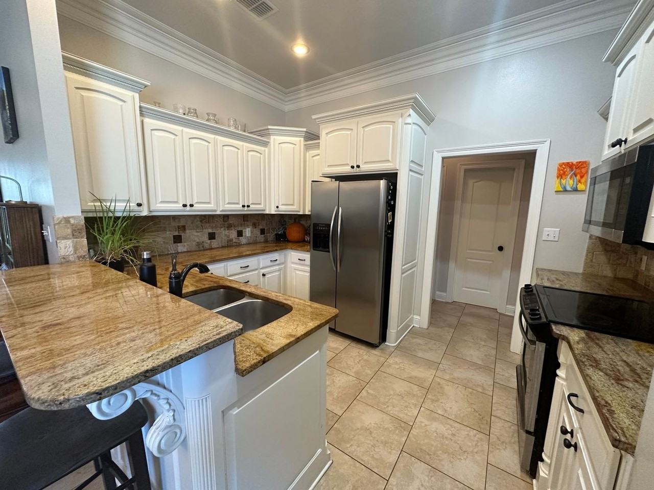 802 Grey Fox Cir - Photo 3 of 16