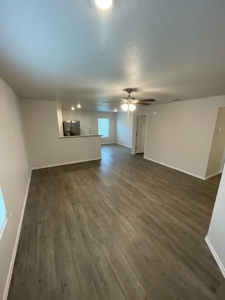 4218 Legend Hts - Photo 5 of 17