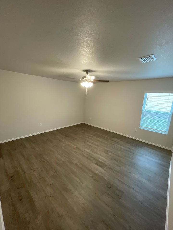 4218 Legend Hts - Photo 7 of 17