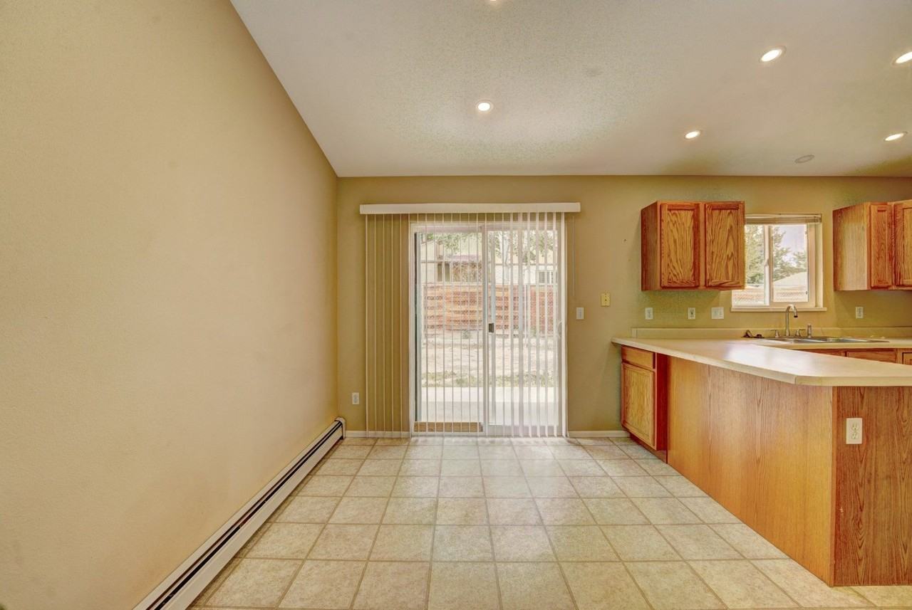 3286 Point Ave - Photo 3 of 9