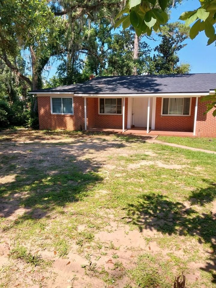 1816 S Meridian St - Photo 2 of 32