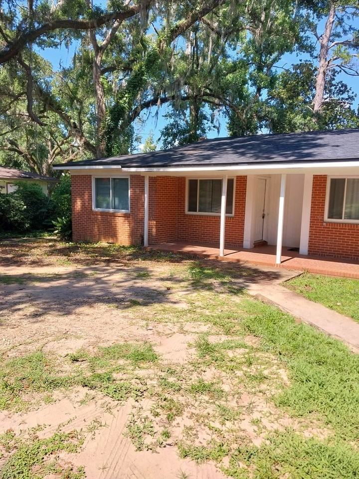 1816 S Meridian St - Photo 3 of 32