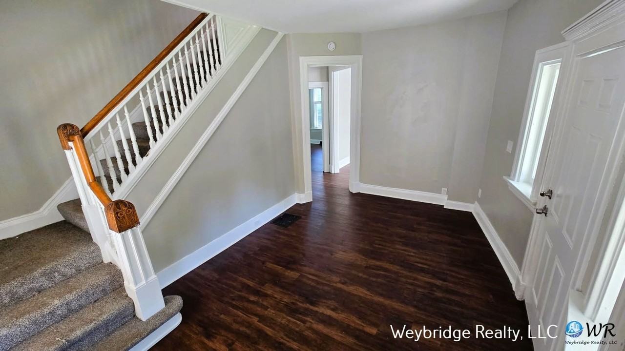5018 Linden Ave - Photo 2 of 12