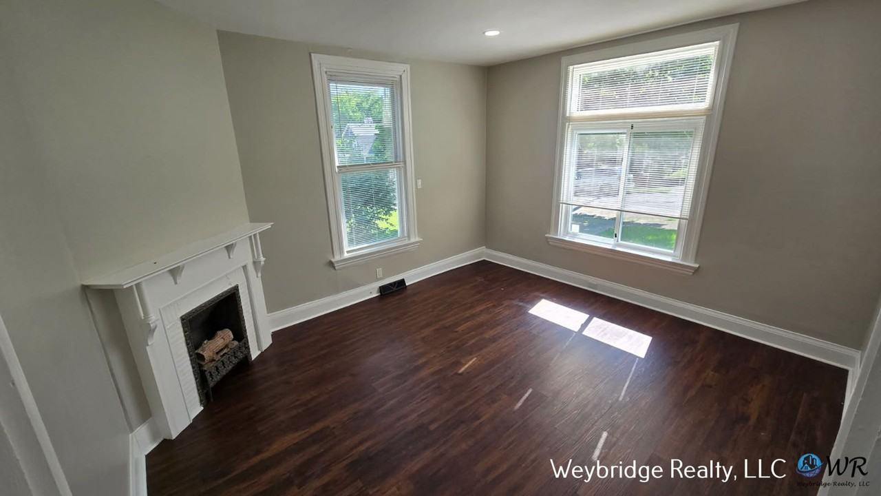 5018 Linden Ave - Photo 3 of 12