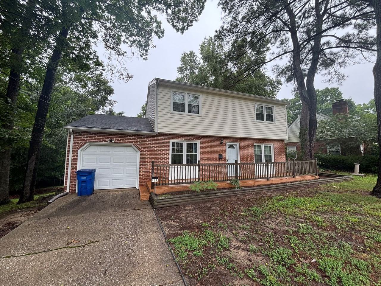 439 Nicewood Dr - Photo 3 of 24