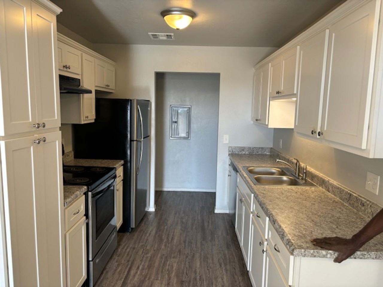 Ashford Place Apartments - Photo 3 of 4