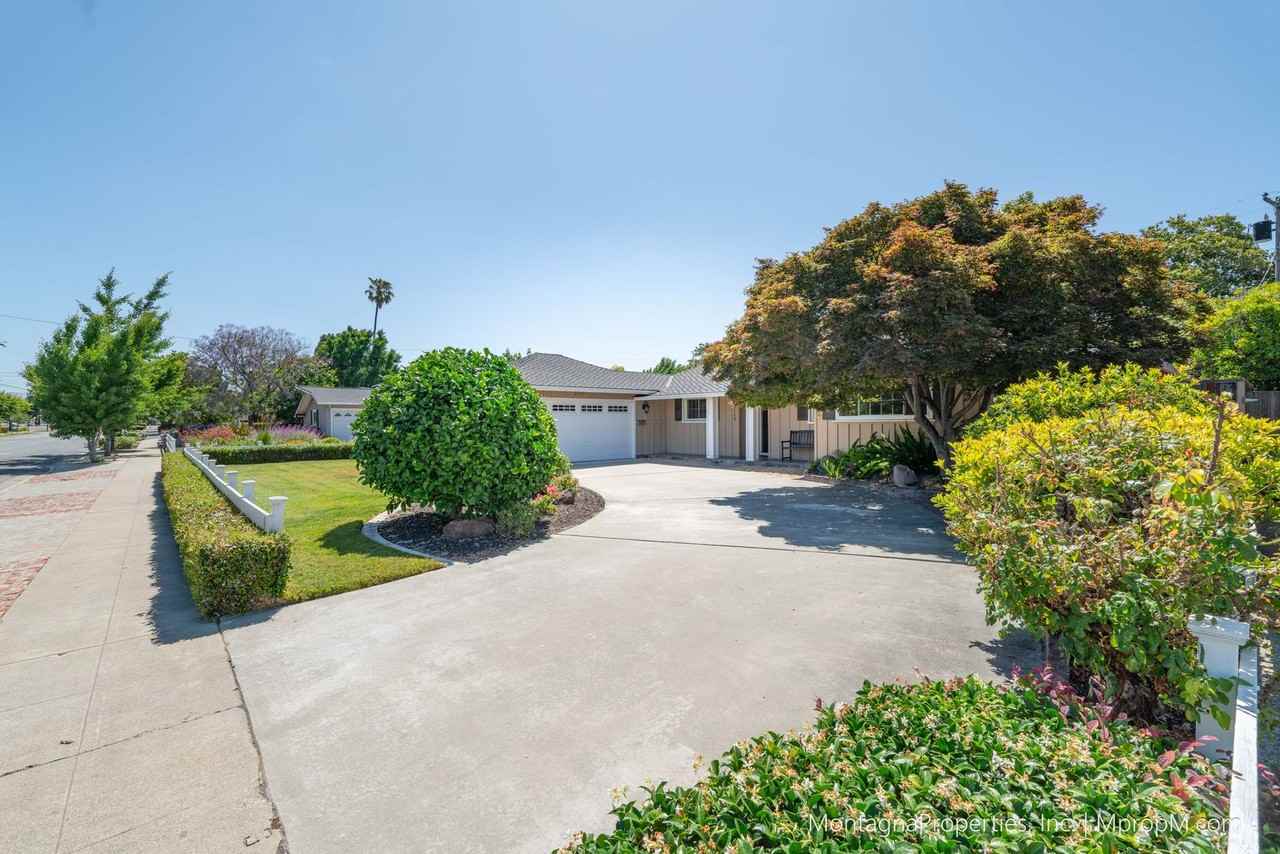 1148 Koch Ln - Photo 3 of 33