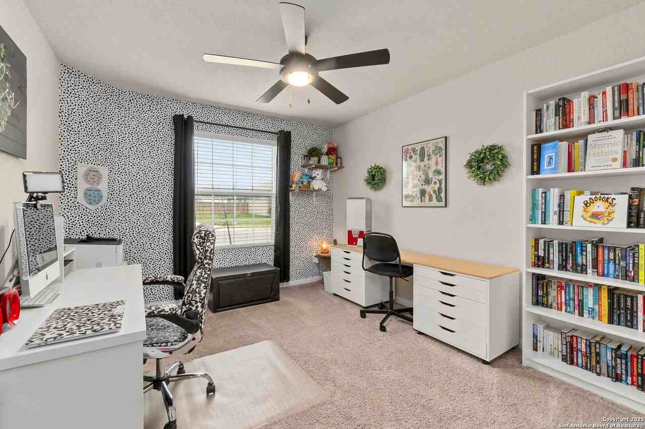 9942 Sarrebourg St - Photo 6 of 33