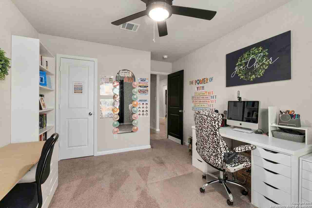 9942 Sarrebourg St - Photo 7 of 33
