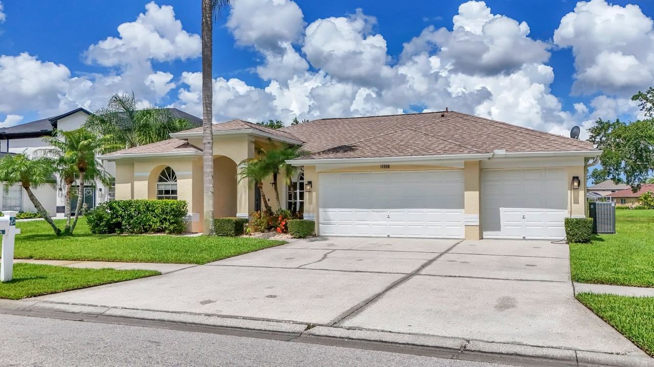 15808 Muirfield Dr - Photo 3 of 50