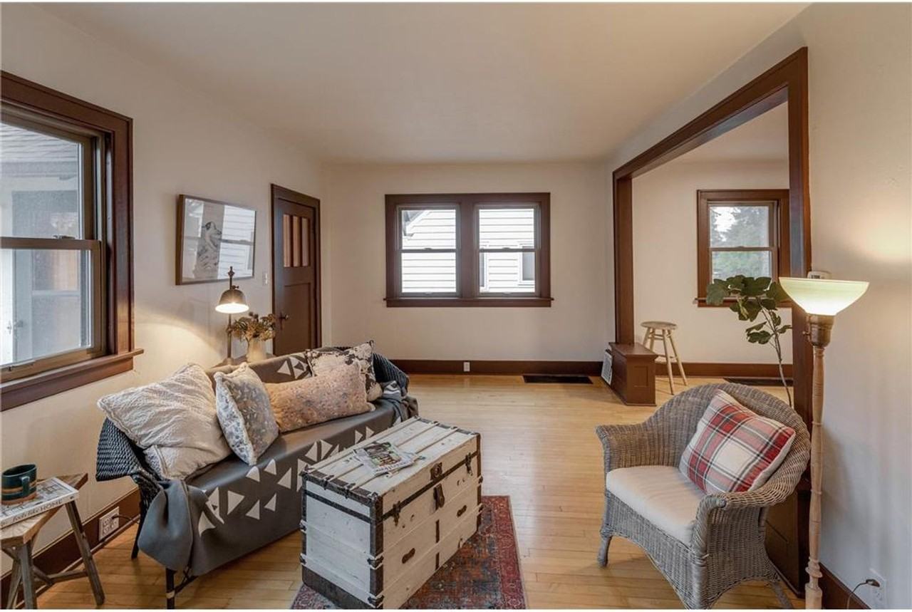 215 Chippewa St - Photo 3 of 12