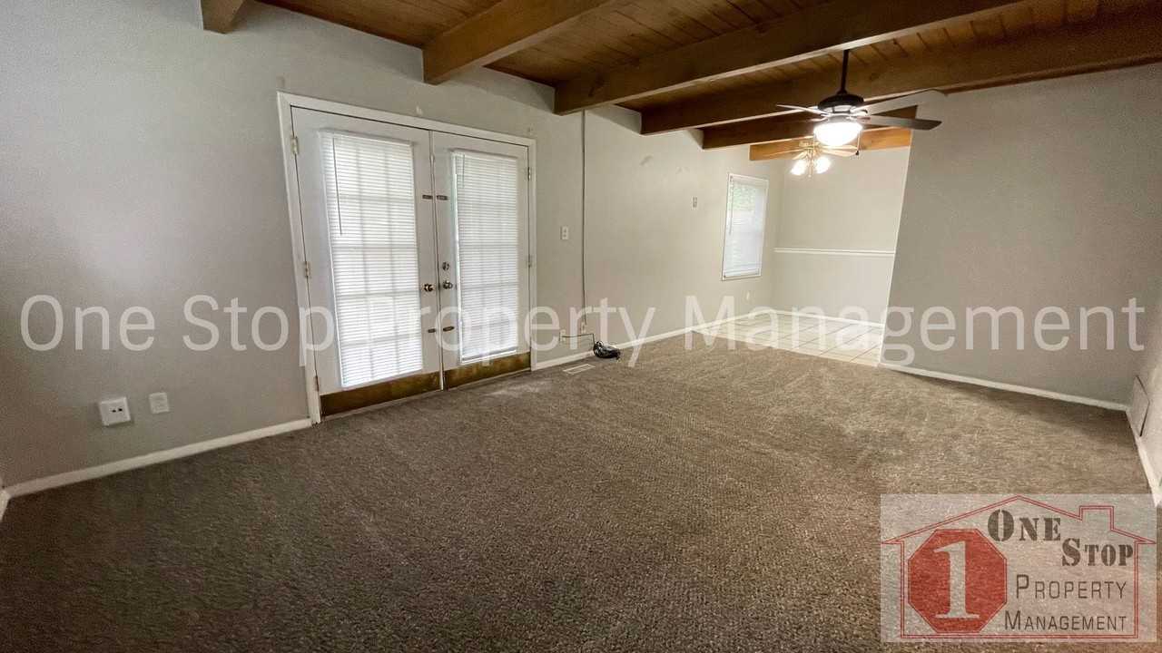 12207 E 46th Ter S - Photo 3 of 19