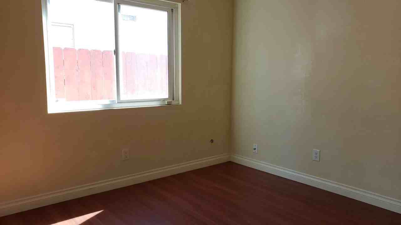 7724 Acama St - Photo 5 of 10