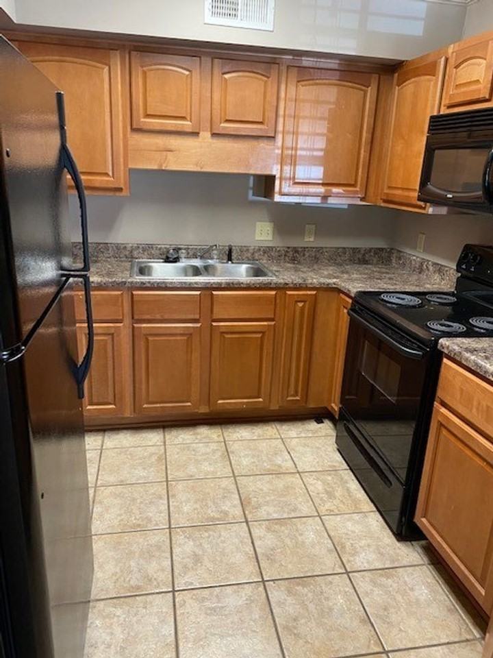 2301 Veterans Memorial Pkwy - Photo 4 of 23