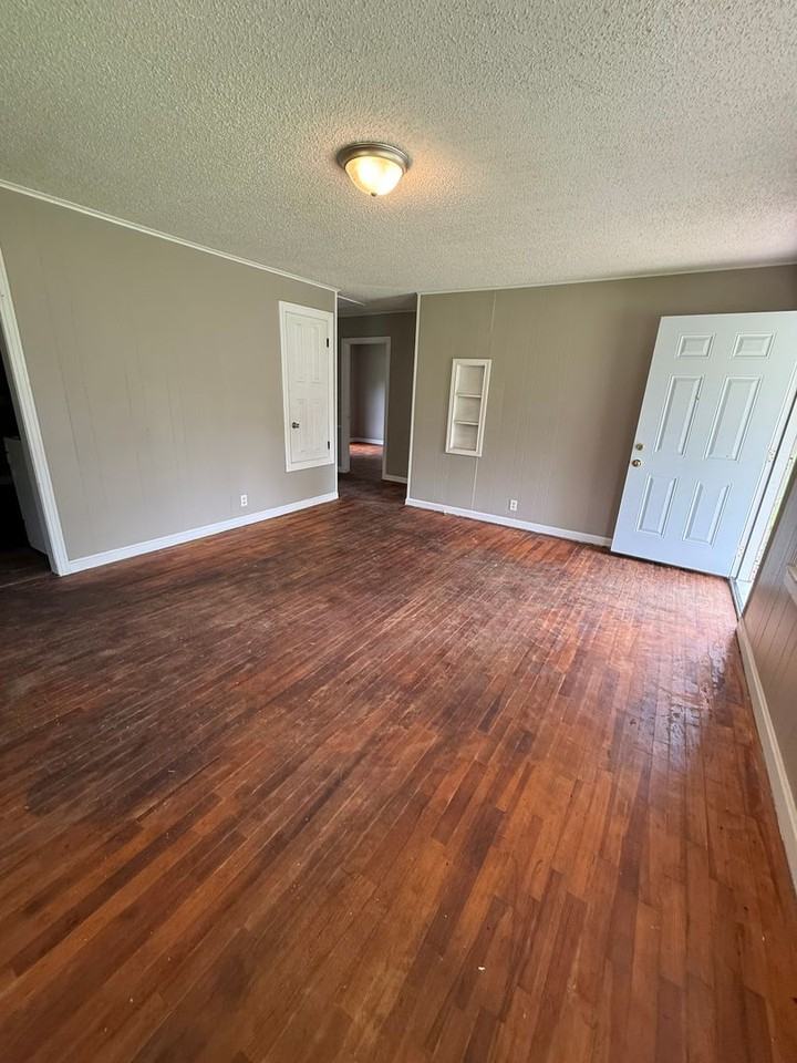 3221 Emrich St - Photo 3 of 7