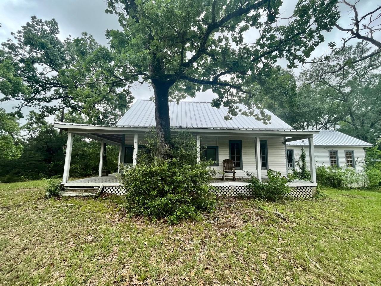 10404 Trails End - Photo 2 of 41