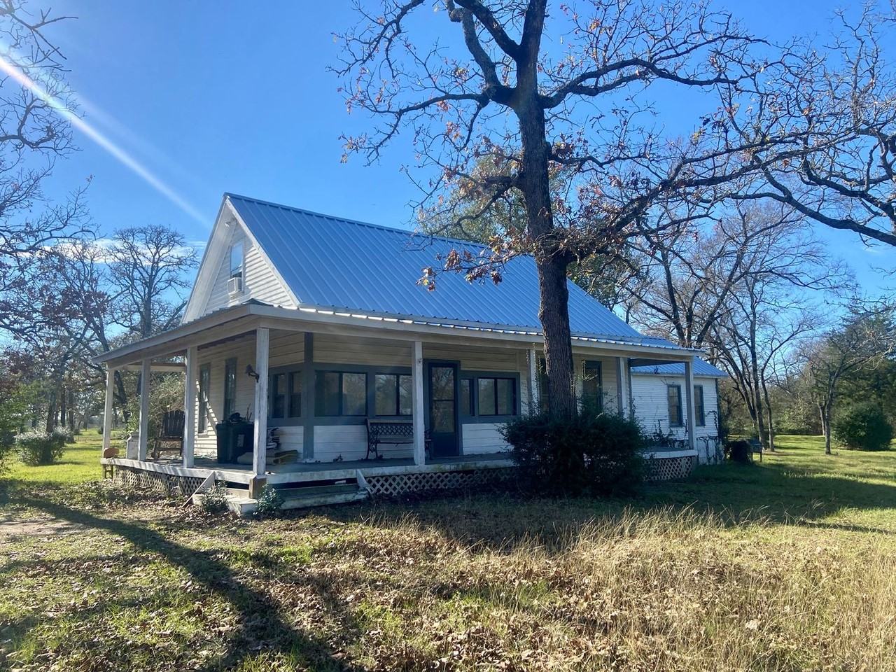 10404 Trails End - Photo 3 of 41