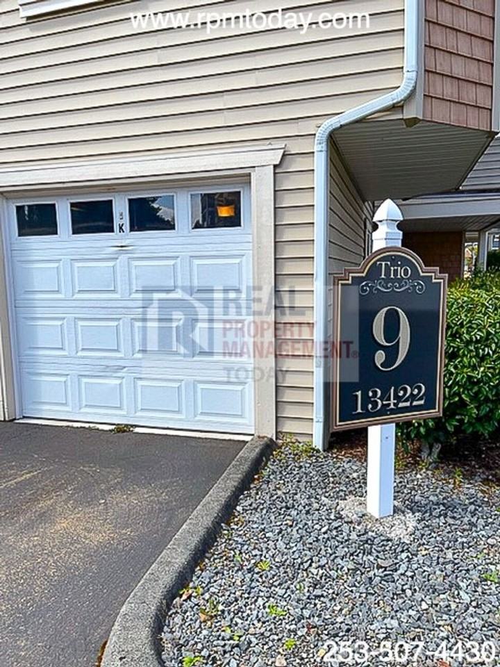 13422 97th Ave E #203 - Photo 2 of 19