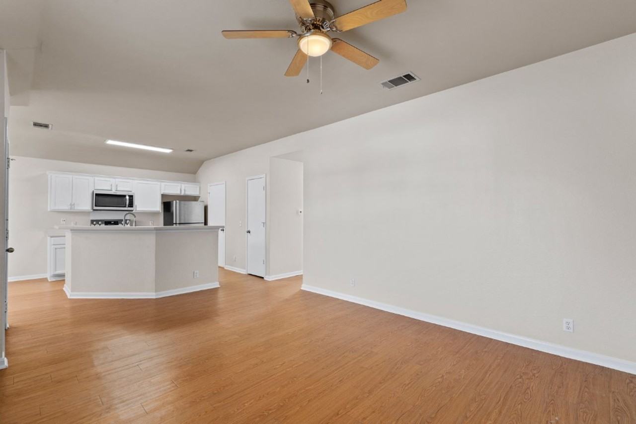 3301 El Salido Pkwy #621 - Photo 4 of 20