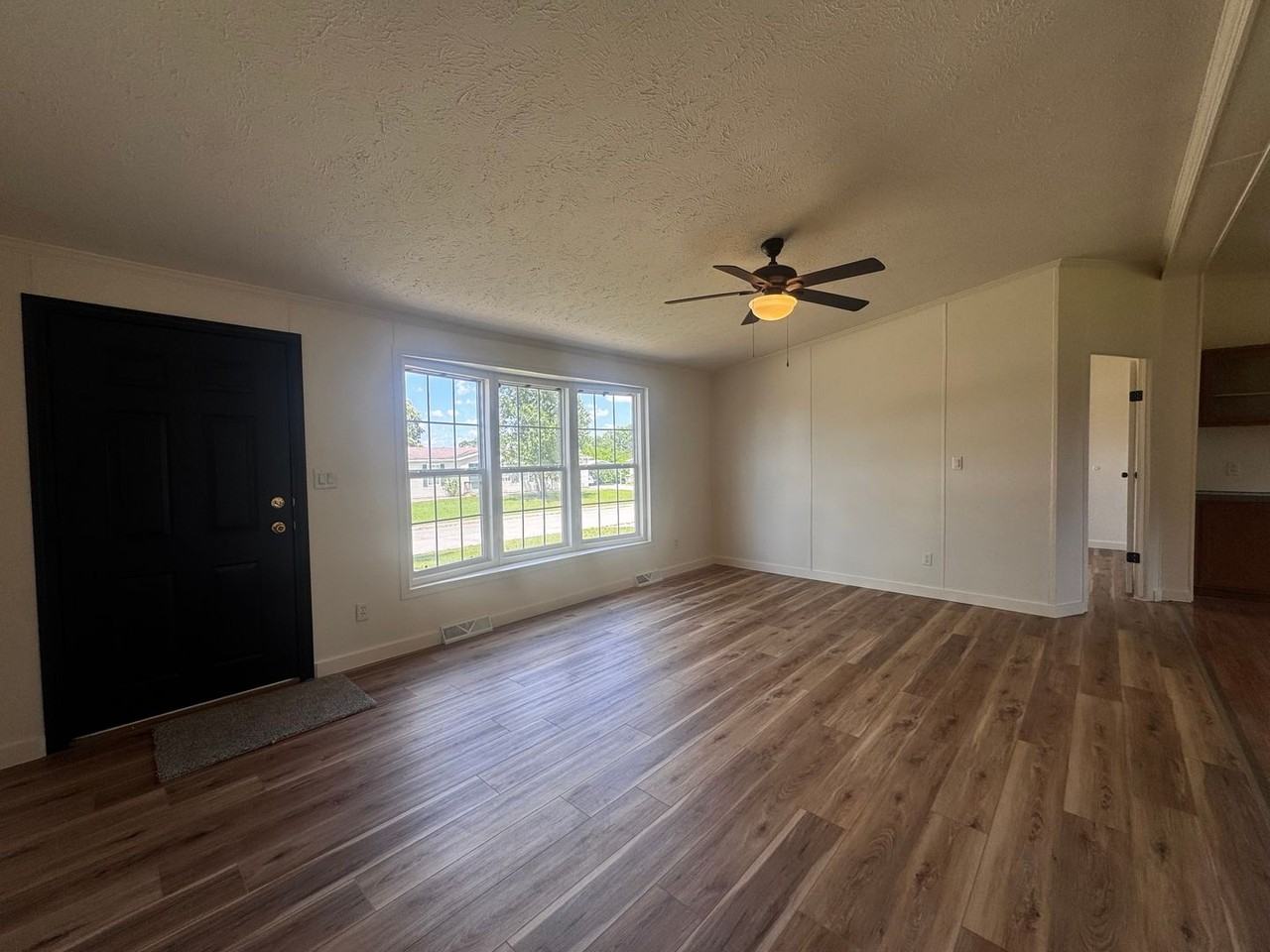 18248 Loyalty Ln - Photo 5 of 22