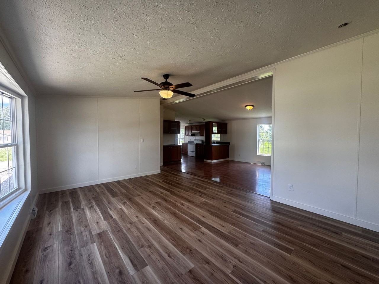 18248 Loyalty Ln - Photo 6 of 22