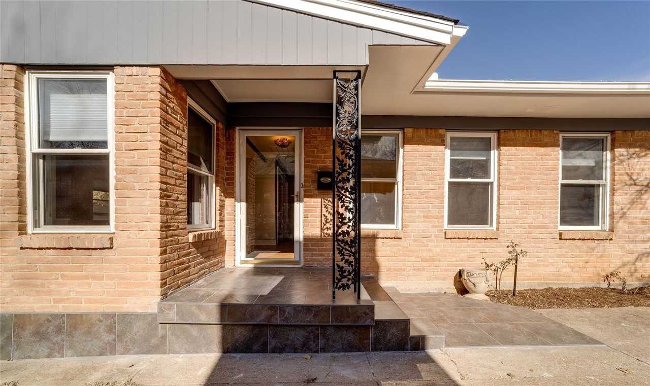 2536 Shirley Avenue - Photo 3 of 40