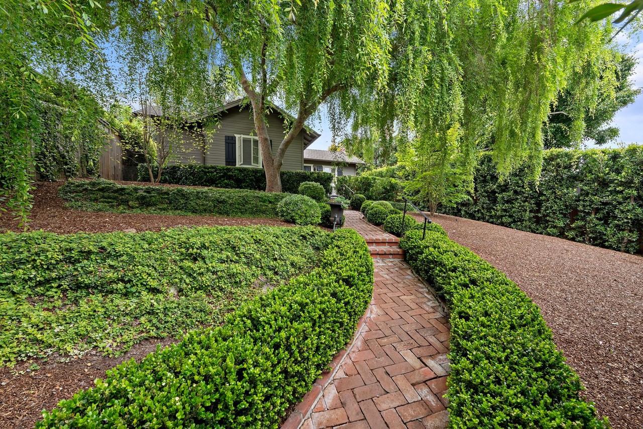 475 El Bosque - Photo 2 of 31