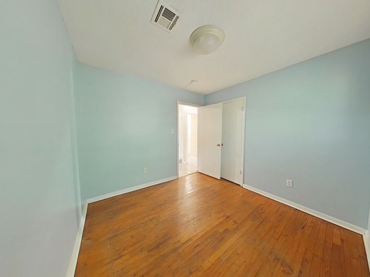 4456 Nw Baltimore Ave - Photo 7 of 17