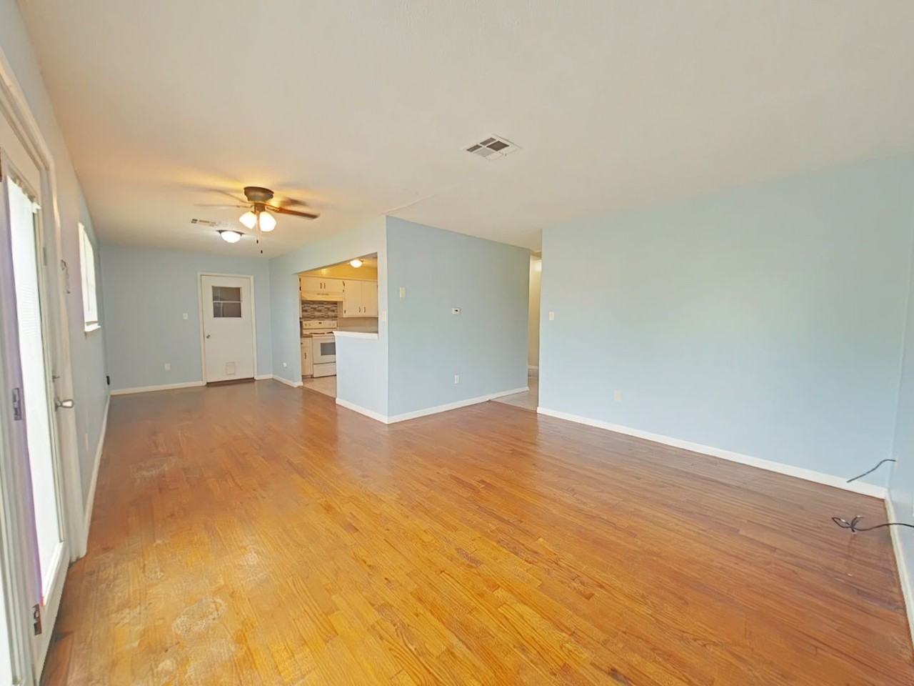 4456 Nw Baltimore Ave - Photo 5 of 17