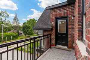 featured image of 153 Mary St #A