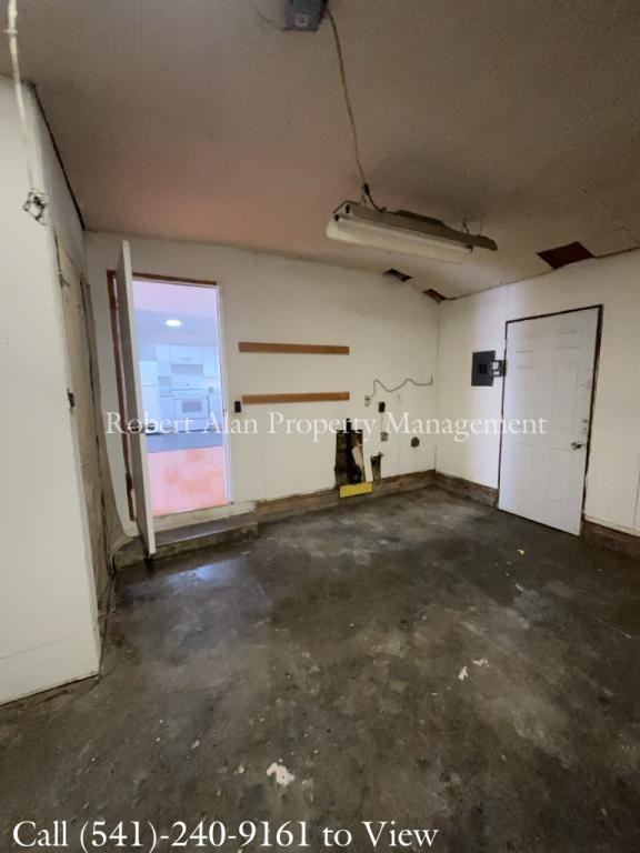 724 Sw 37th St - Photo 7 of 8