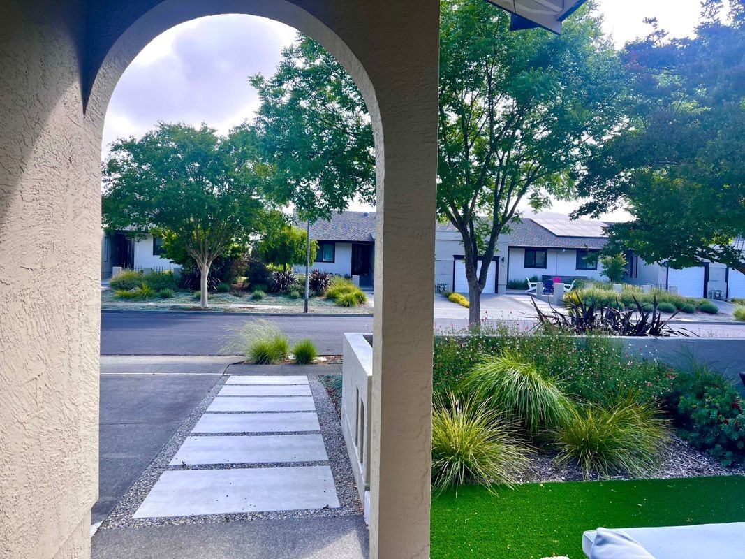 135 Vineyard Cir - Photo 2 of 14